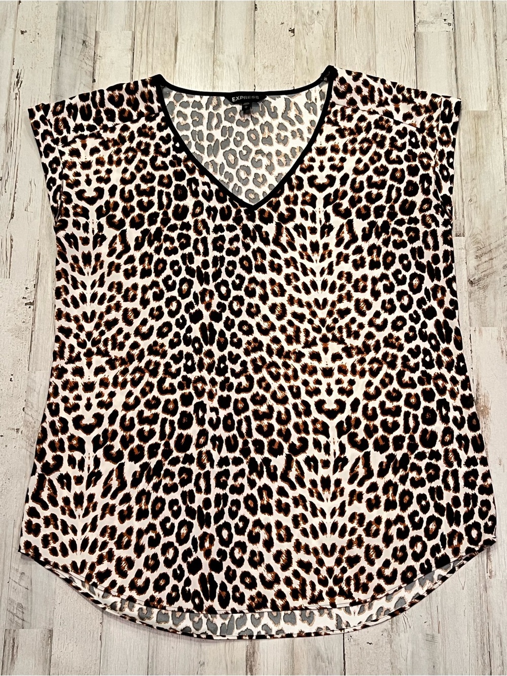 Express Leopard Print V-Neck Dolman Sleeve Tunic Top L
